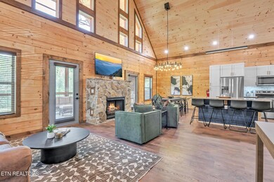 3140 White Falcon Way-