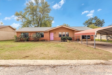 515 Mccarley St, Colbert, OK 74733 - photo 2