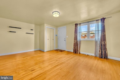 7516 Hillsway Ave, Parkville, MD 21234 - photo 4