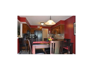Kitchen w/Brkfs Bar, Newer Appliances, Tile Floors