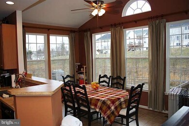 18826 Pier Trail Dr, Triangle, VA 22172 - photo 5