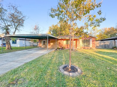 4318 Debbie Ln, Alvin, TX 77511 - photo 2