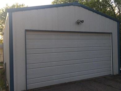 1520 N Tucker Ave, Shawnee, OK 74801 - photo 2