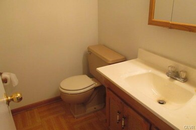 3366 S 2nd St, Whitehall, PA 18052 - photo 5