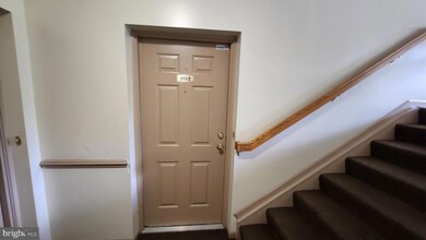 9815 Lake Pointe Ct unit 202, Upper Marlboro, MD 20774 - photo 4