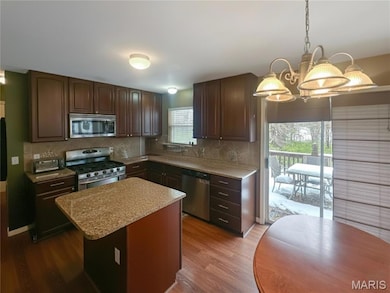 852 Molloy Dr, O Fallon, MO 63366 - photo 3