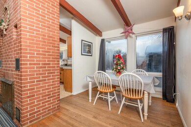 14 Traverse Street, Rockland - Hang Your
