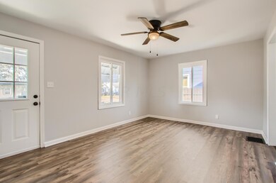 04 Living Room