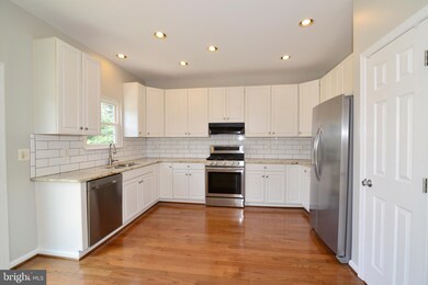 13194 Dashco Way, Herndon, VA 20171 - photo 3