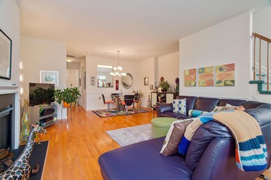 04_10SandraCt_93_LivingRoomDiningRoom_Hi