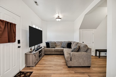 1515 N 450 W unit 103, Logan, UT 84341 - photo 2