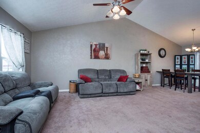 345 Sycamore Dr, Circleville, OH 43113 - photo 4