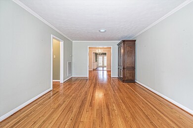 1067 W 42nd St, Houston, TX 77018 - photo 7