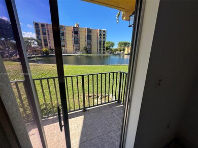 4709 NW 7th St unit 1069, Miami, FL 33126 - photo 2