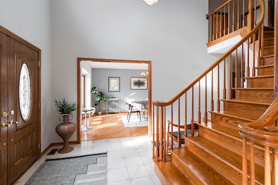 1045 Crystal Ct, Glenview, IL 60025 - photo 3