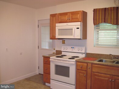 829 Cox Ave, Hyattsville, MD 20783 - photo 7