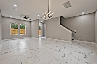 7914 Pointer St unit B, Houston, TX 77016 - photo 4