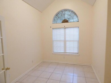 925 Lion Dr, Pharr, TX 78577 - photo 4