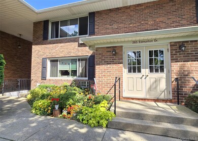 265 Edmunton Dr unit I-12, North Babylon, NY 11703 - photo 4