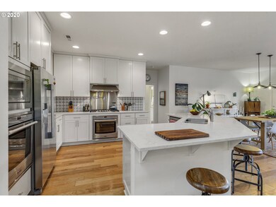 516 E Main St, Carlton, OR 97111 - photo 5