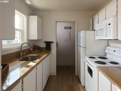 6845 SW 198th Ave, Beaverton, OR 97007 - photo 5