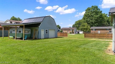 111 W 4 1 2 St, Williamstown, WV 26187 - photo 5