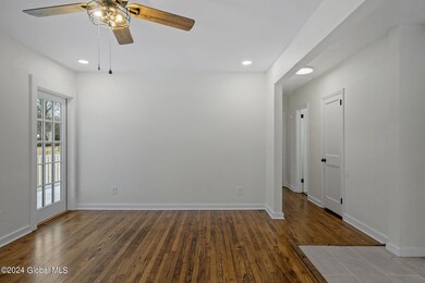 17 Wilmarth St, Schenectady, NY 12302 - photo 3