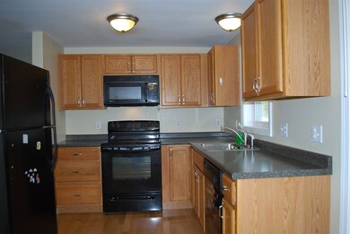 28 Pickering Rd, Rochester, NH 03839 - photo 5