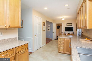 621 Tanglewood Dr, Sykesville, MD 21784 - photo 5