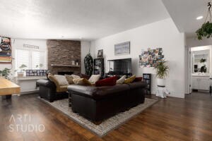 6Main Living Room