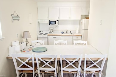 5604 Atlantic Ave unit B, Virginia Beach, VA 23451 - photo 3