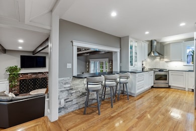 25 Curtis St, Marblehead, MA 01945 - photo 7