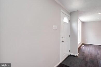 10004 Treetop Ln, Lanham, MD 20706 - photo 6