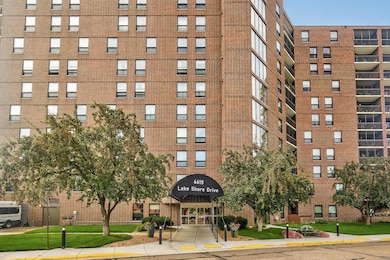 6615 Lake Shore Dr S unit 302, Richfield, MN 55423 - photo 3