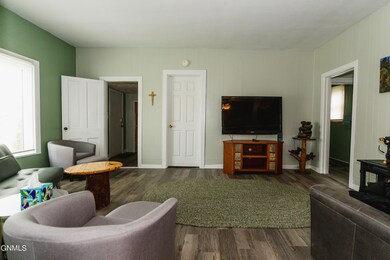 724 4th Ave NW, Jamestown, ND 58401 - photo 7