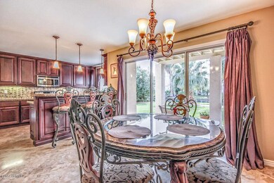 Eat-In Kitchen