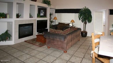 built in entertainment center (1024x572)
