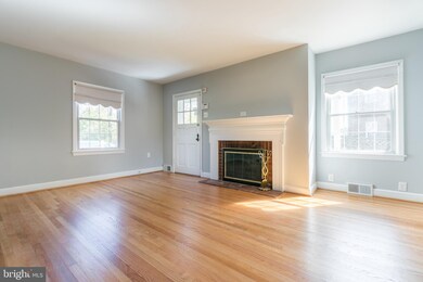 5806 Chillumgate Rd, Hyattsville, MD 20782 - photo 4