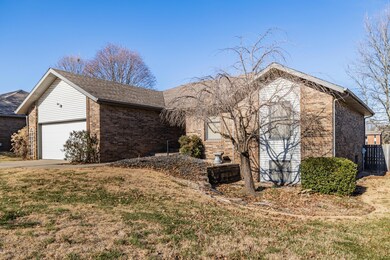 305 Lorene St, Nixa, MO 65714 - photo 2
