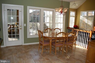 11697 Carson Overlook Ct, Herndon, VA 20170 - photo 7