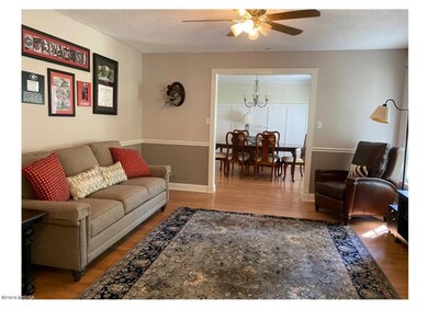 LIVING ROOM (002)