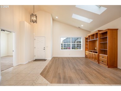 2039 Lake Shore Dr, Eugene, OR 97408 - photo 2