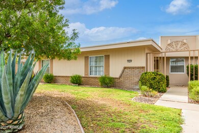 10516 W Palmeras Dr unit 39, Sun City, AZ 85373 - photo 3