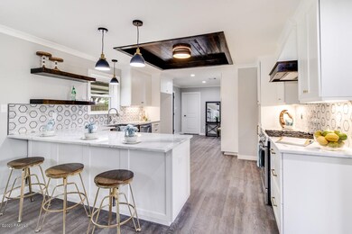 Eat-n Kitchen w/ Wood Pop-up Ceiling