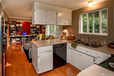 8906 46th St W, Tacoma, WA 98466 - photo 4