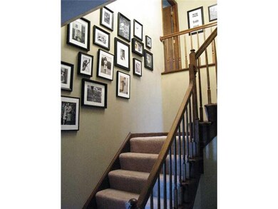 Entry/Foyer.
