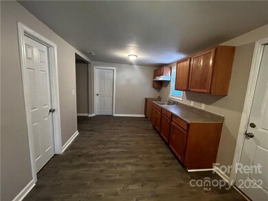 317 Newbern Ave, Statesville, NC 28677 - photo 4