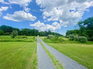 Driveway entrance into the property