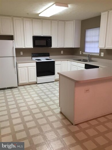 8182 Woodland Ln, Chesapeake Beach, MD 20732 - photo 5