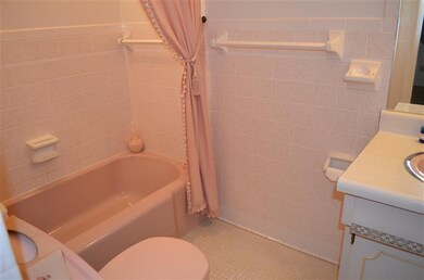 684 S College St, Harrodsburg, KY 40330 - photo 5